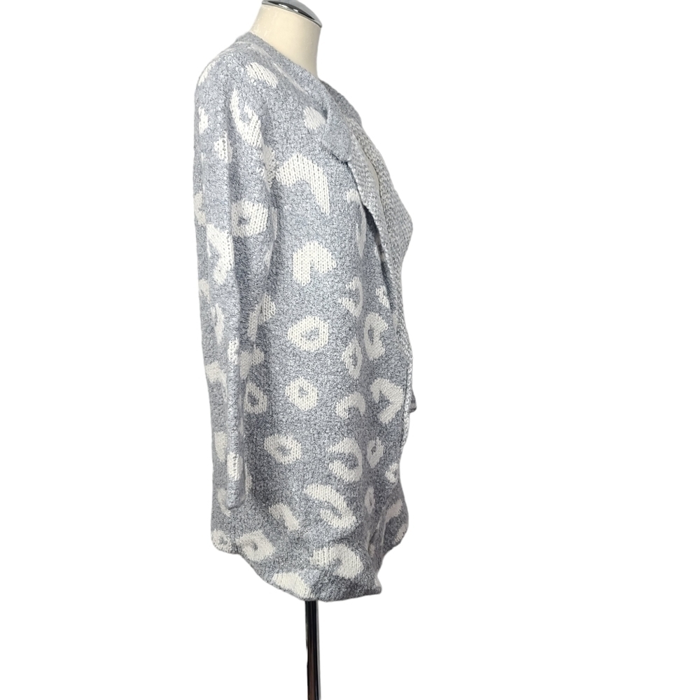 Vince Camuto Animal Print Gray White Open Wool Blend Cardigan S - Picture 3 of 6